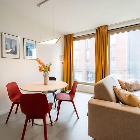 Apartamento Chic 2-bedroom Haven In *