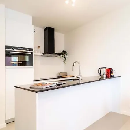 Chic 2-bedroom Haven In Apartamento *